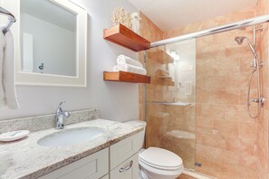Apartment (2 Bedrooms) | Interior - Pelican Cove Condo at Bradenton Beach w/ Pool! (Bradenton Beach)