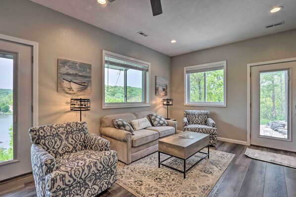 House (2 Bedrooms) | Interior