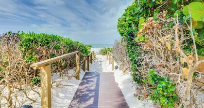 Gulf Getaway With Porch + Direct Beach Access!