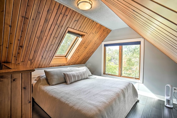 Leilighet (1 Bedroom) | 1 soverom, skrivebord, skrivebord for bærbar PC og sengetøy