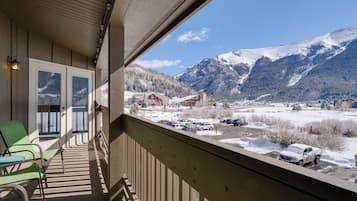 Apartment (2 Bedrooms) | Front of property