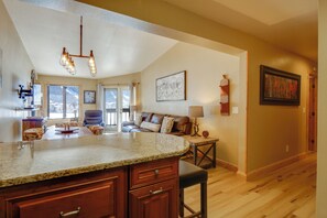 Apartment (2 Bedrooms) | Interior - Copper Mountain Resort Condo on Golf Course! (Copper Mountain)