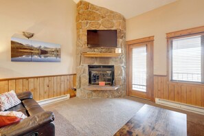 Apartment (1 Bedroom) | Interior - The Inn at Silver Creek Resort Retreat w/ Balcony! (Granby)