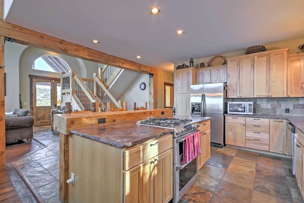 House (4 Bedrooms) | Interior