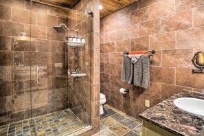 Casa (Multiple Bedrooms) | Parte interna