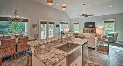 Quiet Fisherman's House w/ Hot Tub + Tropical Bar!