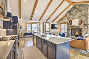 House (4 Bedrooms) | Interior - Luxe Home w/ Patio & Pool Access in Silverthorne! (Silverthorne)