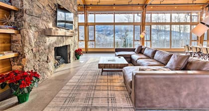 Luxe Home w/ Patio & Pool Access in Silverthorne!