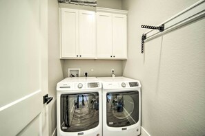 House (4 Bedrooms) | Interior - Brand New Modern Canyon Lake Escape w/ Fire Pit! (Canyon Lake)