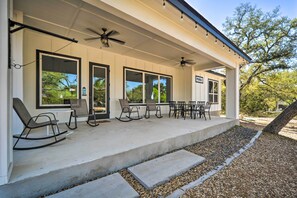 Interior - Brand New Modern Canyon Lake Escape w/ Fire Pit! (Canyon Lake)