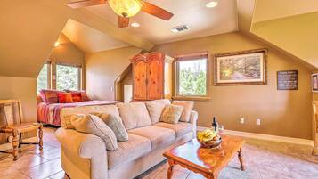 Apartment (0 Bedroom) | Interior