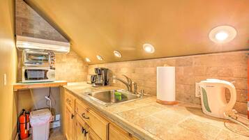 Apartment (0 Bedroom) | Interior