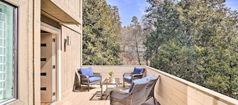 Crestline Cabin w/ Deck: 1 Mi to Lake Gregory