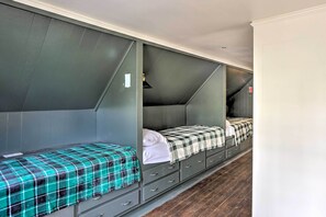 House (3 Bedrooms) | 3 bedrooms, desk, laptop workspace, bed sheets - Cozy Home, 1/2 Mi to Downtown, 4 Mi to Hikes! (Wrightwood)