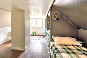 3 habitaciones, escritorio y espacio para trabajar con laptop 