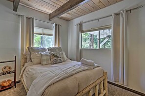 Hus (4 Bedrooms) | 4 soverom, strykejern/-brett og sengetøy