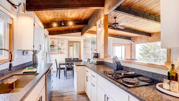 Rumah (2 Bedrooms) | Interior