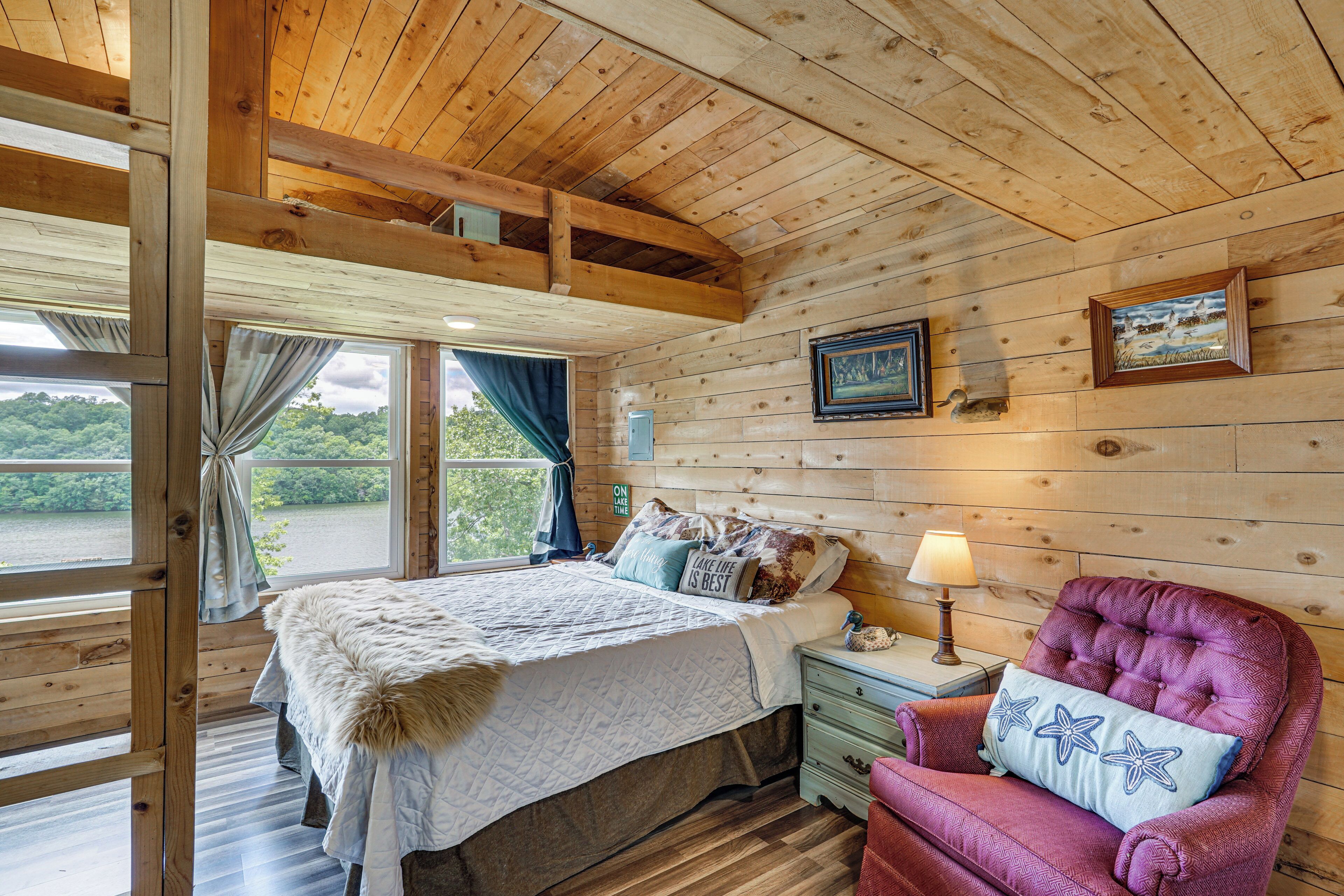 Casa (Multiple Bedrooms) | Interior