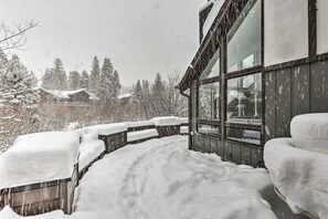 Apartment (2 Bedrooms) | Interior - Vail Condo w/ Mtn View Deck - Steps to Ski Shuttle (Vail)