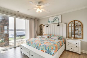 Apartment (3 Bedrooms) | Interior - Resort Perks & Porch: Central Lands End Condo! (Osage Beach)