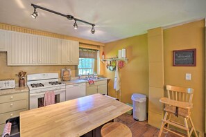 House (4 Bedrooms) | Interior