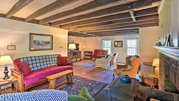 House (4 Bedrooms) | Front of property