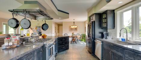 House (3 Bedrooms) | Interior