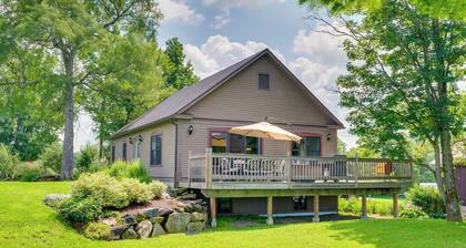 Hardwick Family Farmhouse on Vast Snowmobile Trail