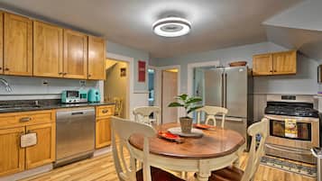 Apartment (2 Bedrooms) | Bahagian dalam