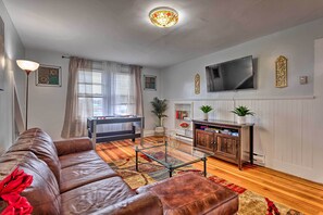 Apartment (2 Bedrooms) | Front of property - World Cup HQ Near Train Station: Boston Area Hub (Stoughton)