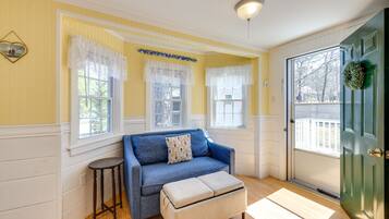 Cottage (2 Bedrooms) | Interior