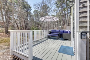 Interior - 2 Mi to Coastline: Cozy Wellfleet Escape w/ Deck (Wellfleet)