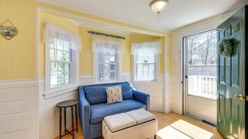 Cottage (2 Bedrooms) | Interior