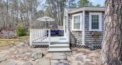 2 Mi to Coastline: Cozy Wellfleet Escape w/ Deck