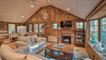 Cottage (2 Bedrooms) | Interior