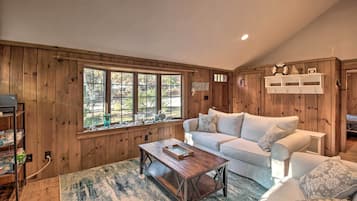 Cottage (2 Bedrooms) | Interior