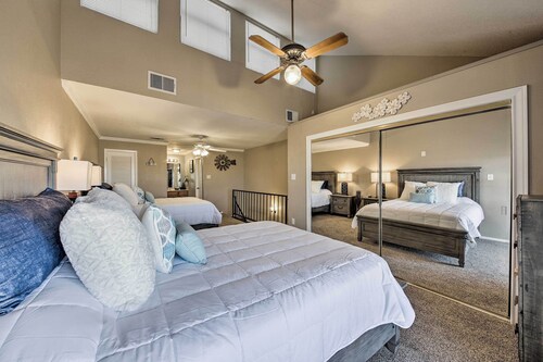 First-floor Condo w/ Balcony on Canyon Lake