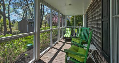 Traditional Martha's Vineyard Home w/ Porch & Yard