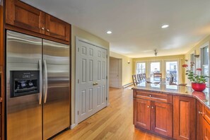 House (5 Bedrooms) | Interior