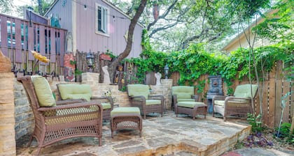 Exotic Home w/ Patio & Grill: Walk to Canyon Lake!