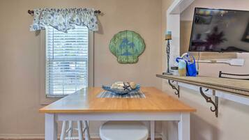 Cottage (2 Bedrooms) | Interior