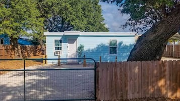 Cottage (2 Bedrooms) | Interior