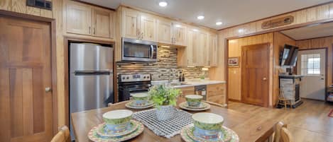 House (3 Bedrooms) | Interior