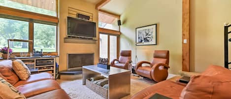 Apartment (3 Bedrooms) | Front of property