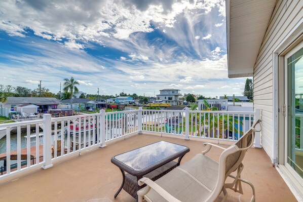 House (3 Bedrooms) | Interior - Spacious Canalfront Home w/ Pool ~ 1/2 Mi to Beach (Hudson)