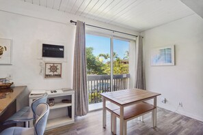 Apartment (1 Bedroom) | Interior - Airy Kailua-kona Condo < 1 Mi to Beach + Town (Kailua-Kona)