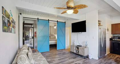 Airy Kailua-kona Condo < 1 Mi to Beach + Town