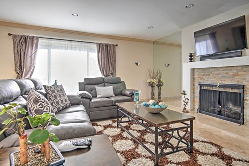 Stunning Home w/ Private Oasis - 1 ½ Mile to Strip