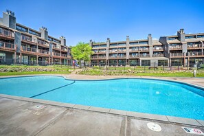 Outdoor pool - Ski-in/ski-out Lutsen Retreat w/ Pool Access! (Lutsen)