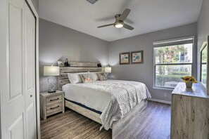 Interior - Lake-view Condo w/ Pool Access: 6 Mi to Disney! (Kissimmee)